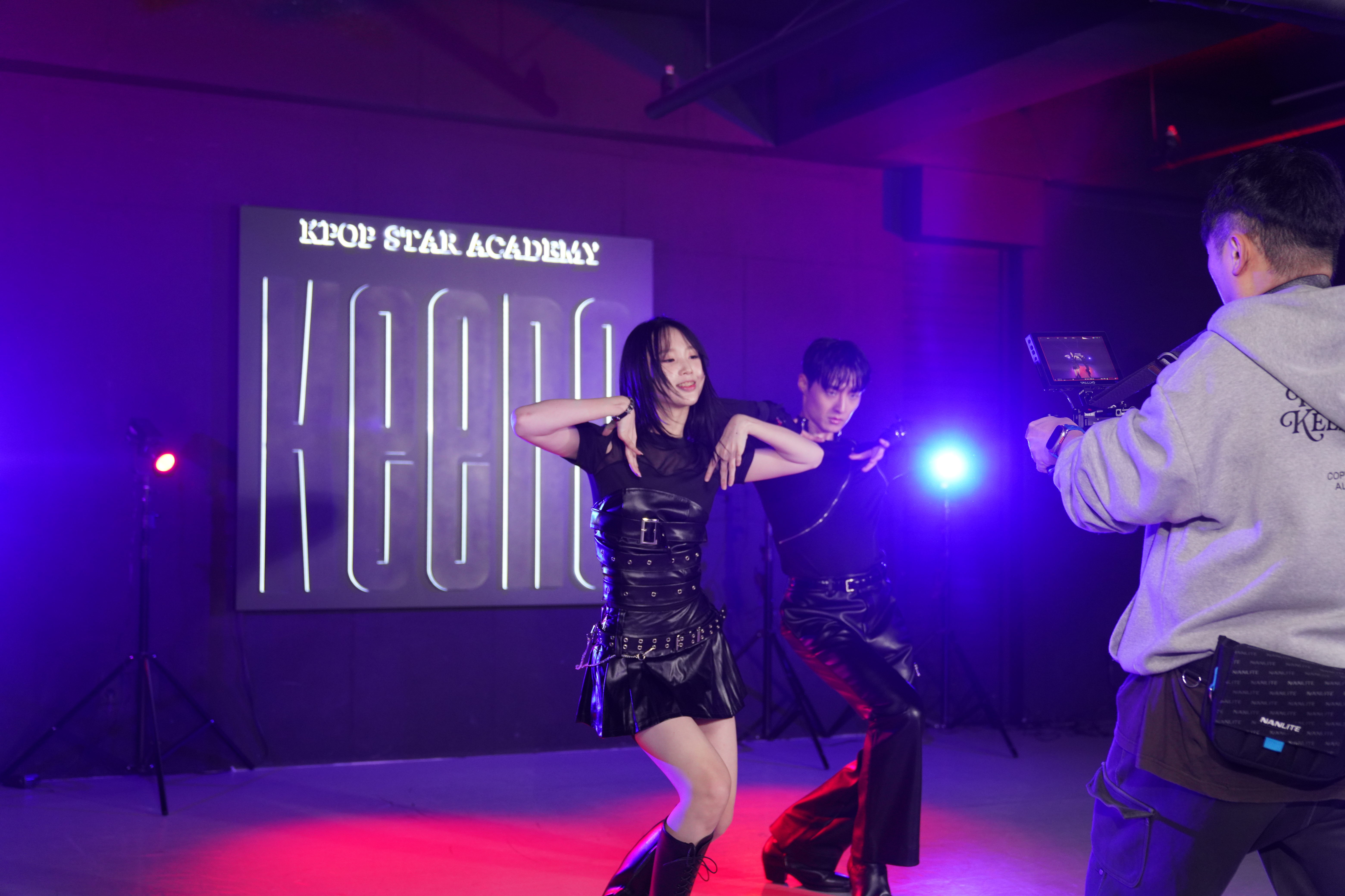 Center stage performance at Keens Academy Seoul