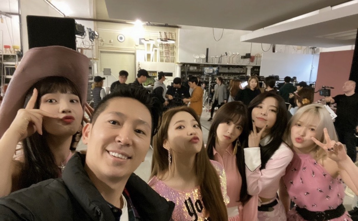 Jae Shim with Red Velvet backstage